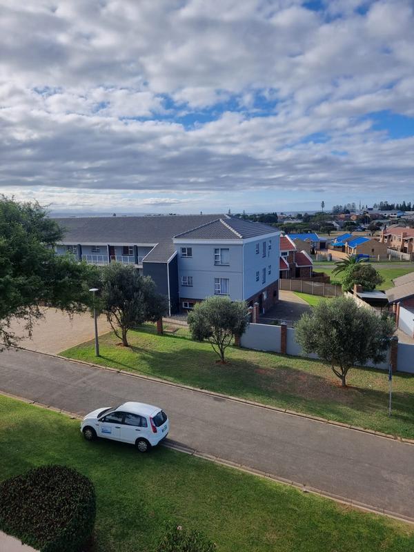 To Let 3 Bedroom Property for Rent in Hartenbos Central Western Cape